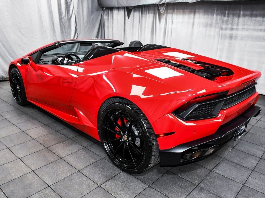 2019 Lamborghini Huracan Spyder photo 4