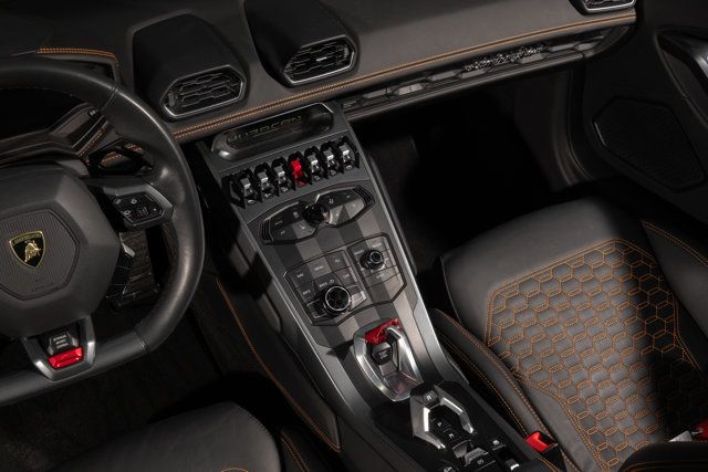 2019 Lamborghini Huracan RWD Sypder - 22958217 - 13