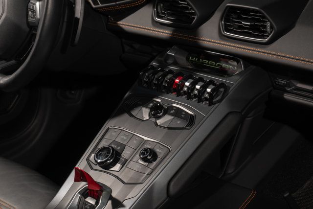 2019 Lamborghini Huracan RWD Sypder - 22958217 - 14