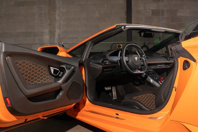 2019 Lamborghini Huracan RWD Sypder - 22958217 - 22