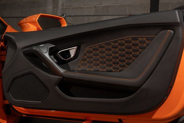 2019 Lamborghini Huracan RWD Sypder - 22958217 - 24