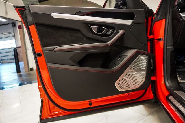 2019 Lamborghini Urus AWD - 23012008 - 22