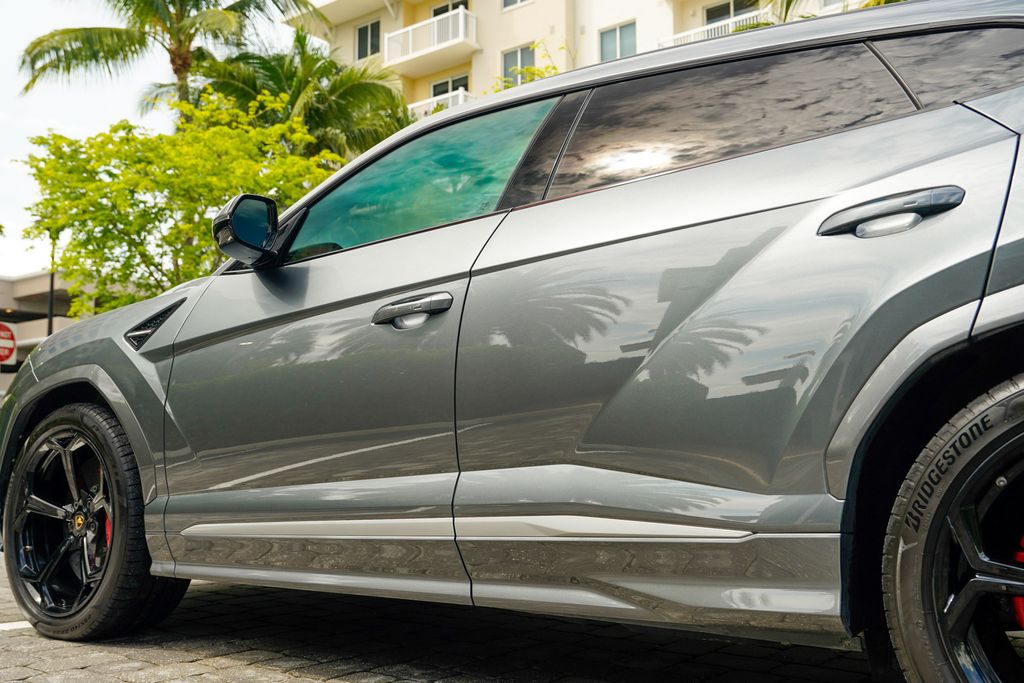 2019 Lamborghini Urus AWD - 22990901 - 17