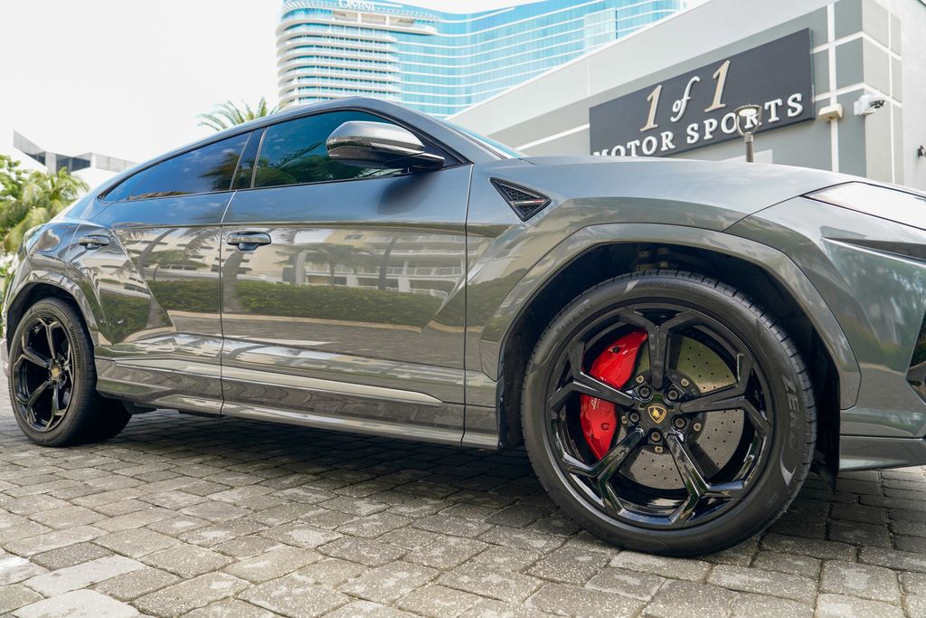 2019 Lamborghini Urus AWD - 22990901 - 34