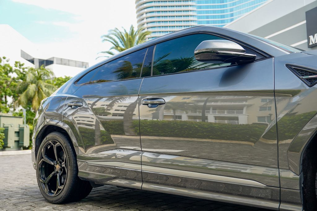 2019 Lamborghini Urus AWD - 22990901 - 35