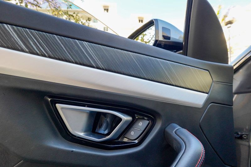 2019 Lamborghini Urus AWD - 22990901 - 50