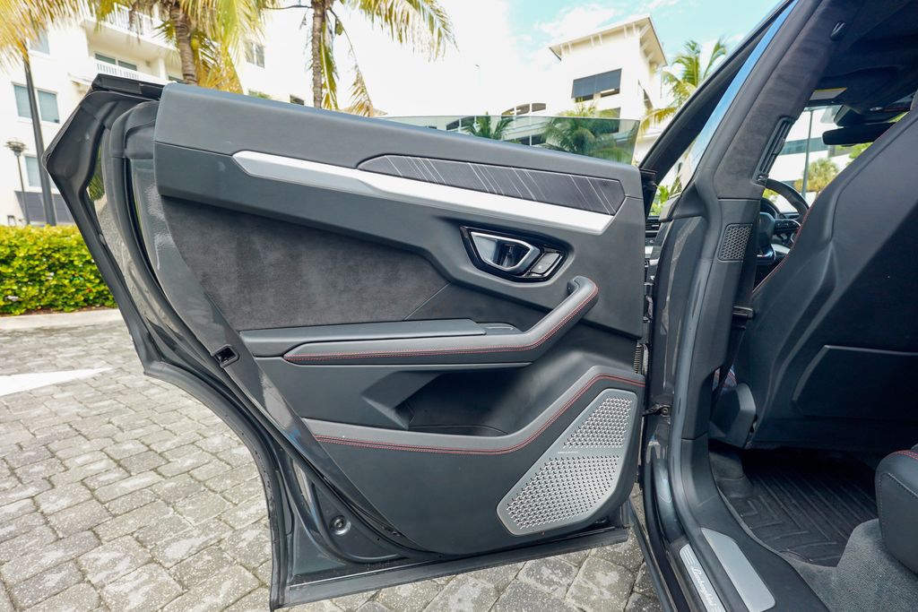2019 Lamborghini Urus AWD - 22990901 - 70