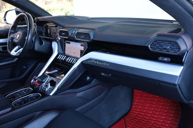 2019 Lamborghini Urus AWD - 22970716 - 24
