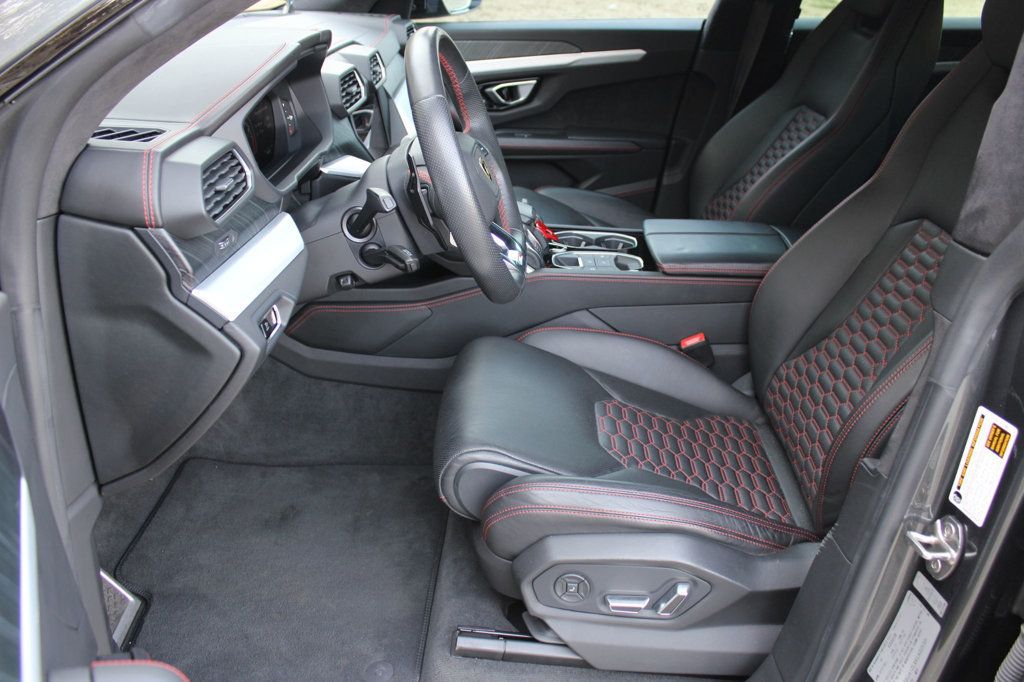 2019 Lamborghini Urus AWD - 22960204 - 24