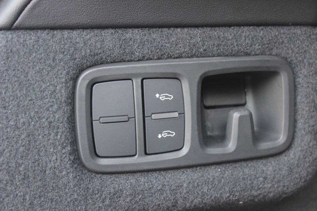 2019 Lamborghini Urus AWD - 22960204 - 37