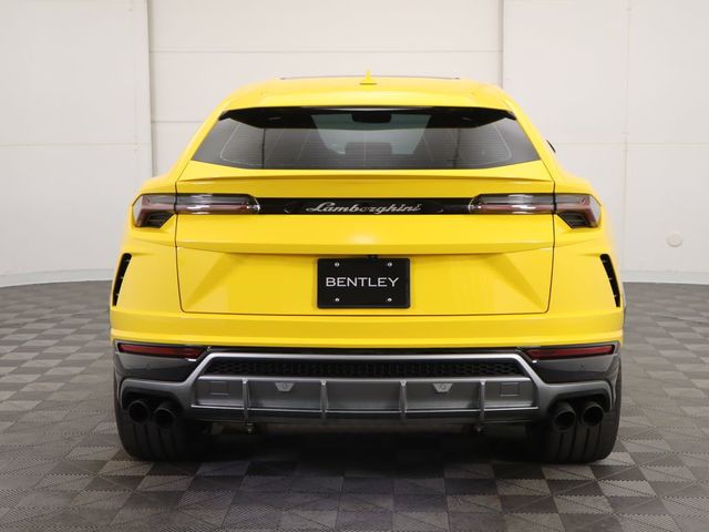 2019 Lamborghini Urus Base photo 6