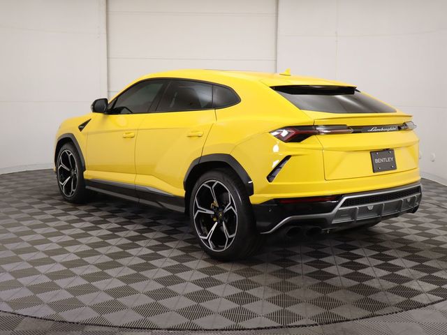 2019 Lamborghini Urus Base photo 7