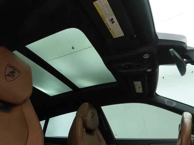 2019 Lamborghini Urus AWD - 22960416 - 17