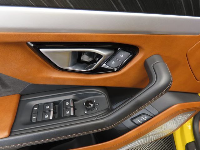 2019 Lamborghini Urus AWD - 22960416 - 22