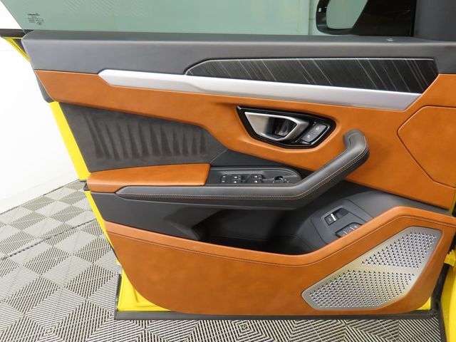 2019 Lamborghini Urus AWD - 22960416 - 23