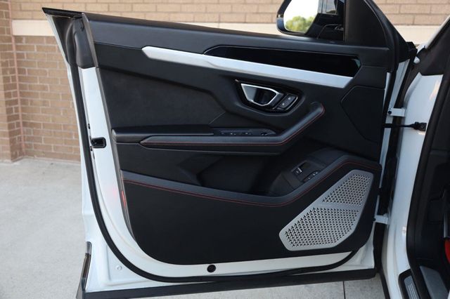 2019 Lamborghini Urus Base - 23064439 - 12