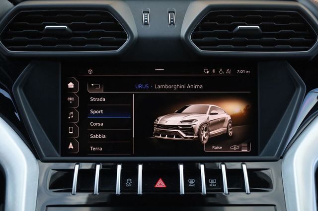 2019 Lamborghini Urus Base - 23064439 - 44