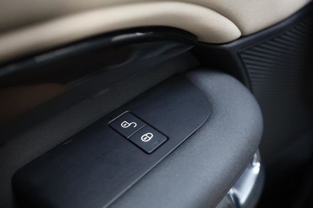 2019 Land Rover Discovery SE - 23047292 - 38