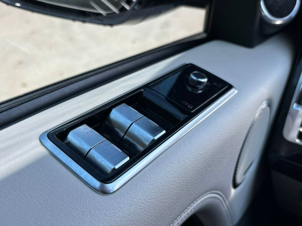 2019 Land Rover Range Rover Supercharged LWB photo 16