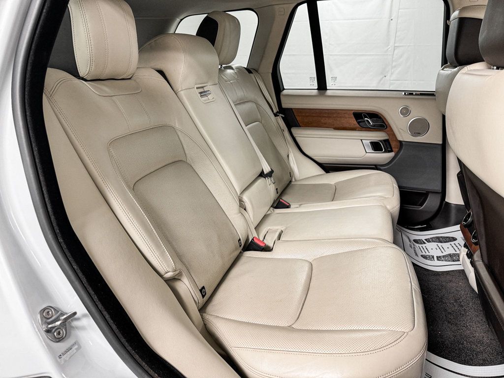 2019 Land Rover Range Rover HSE photo 11