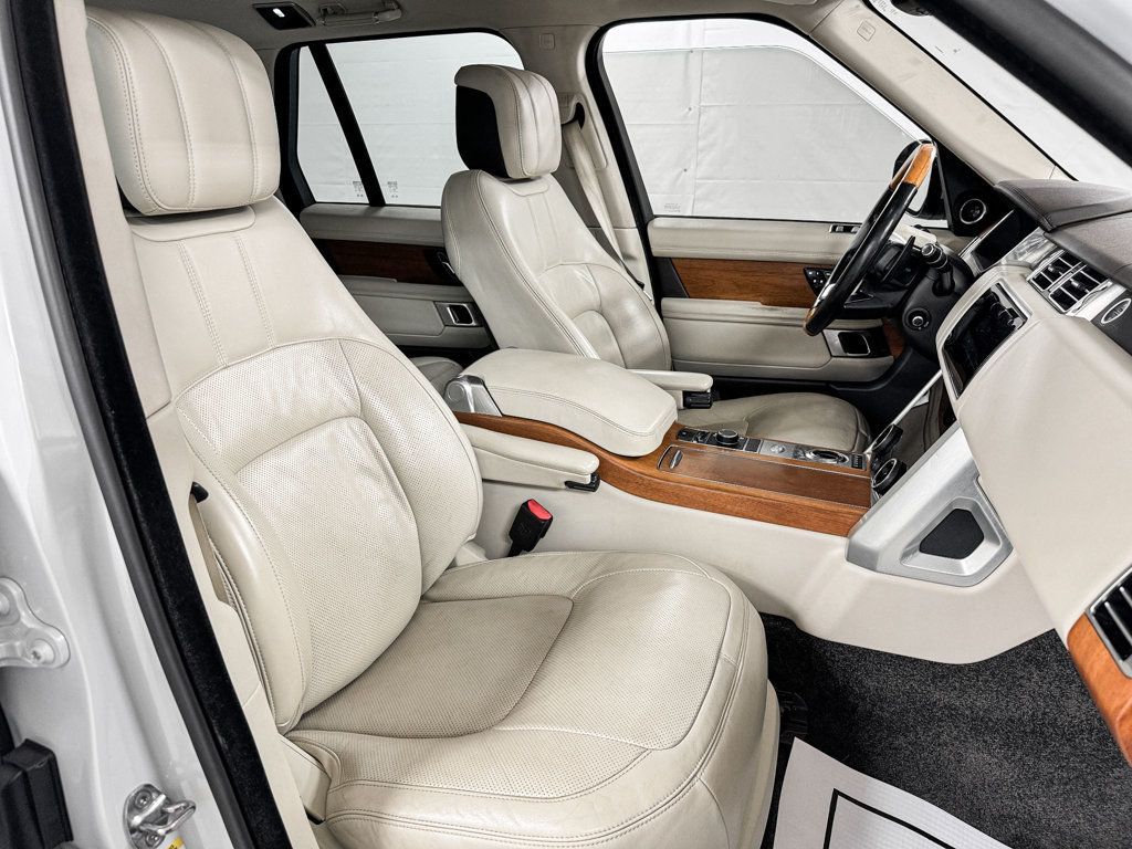 2019 Land Rover Range Rover HSE photo 12