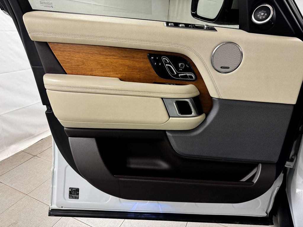 2019 Land Rover Range Rover HSE photo 15