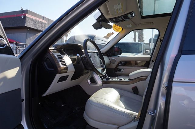 2019 Land Rover Range Rover HSE, ALL WHEEL DRIVE, PREMIUM WHEELS, PANO MOON ROOF, LEATHER - 23034921 - 17
