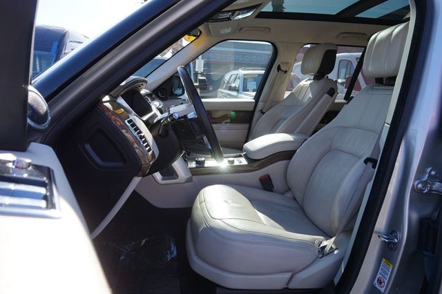 2019 Land Rover Range Rover HSE, ALL WHEEL DRIVE, PREMIUM WHEELS, PANO MOON ROOF, LEATHER - 23034921 - 18
