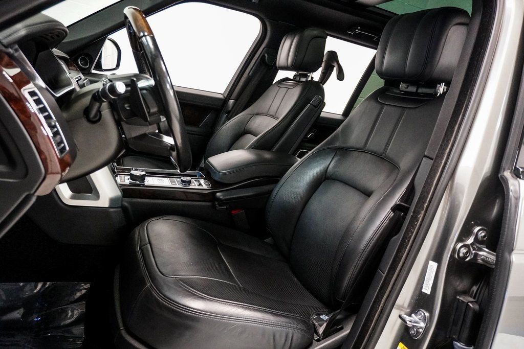 2019 Land Rover Range Rover SuperCharged photo 3