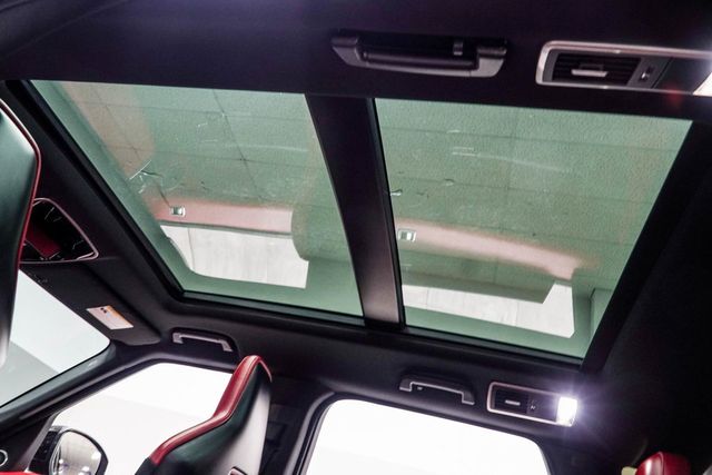 2019 Land Rover Range Rover Sport V8 Supercharged SVR - 22939445 - 38