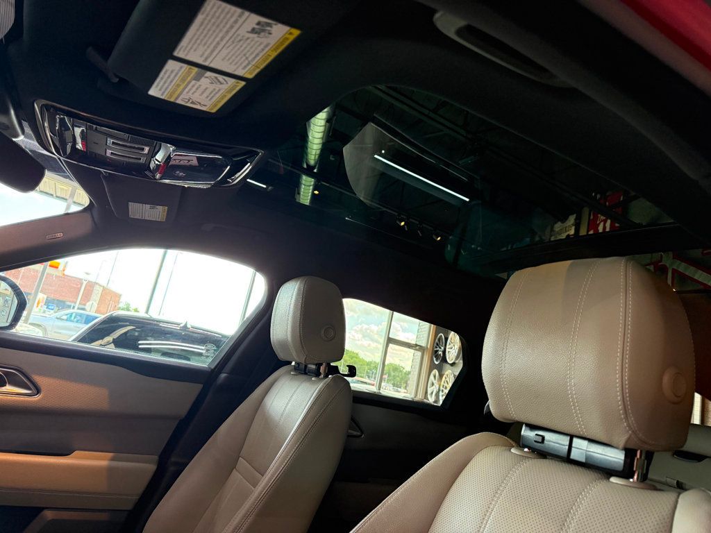 2019 Land Rover Range Rover Velar R-Dynamic SE photo 32