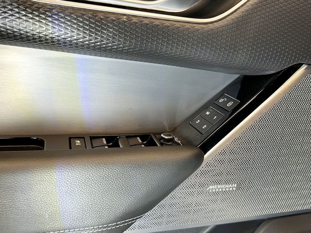 2019 Land Rover Range Rover Velar P250 R-Dynamic SE - 23089878 - 17