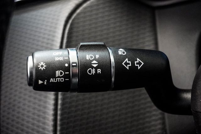 2019 Land Rover Range Rover Velar P250 R-Dynamic SE - 22924986 - 22