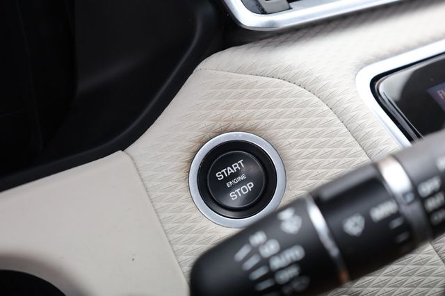 2019 Land Rover Range Rover Velar P250 R-Dynamic SE - 22925251 - 33