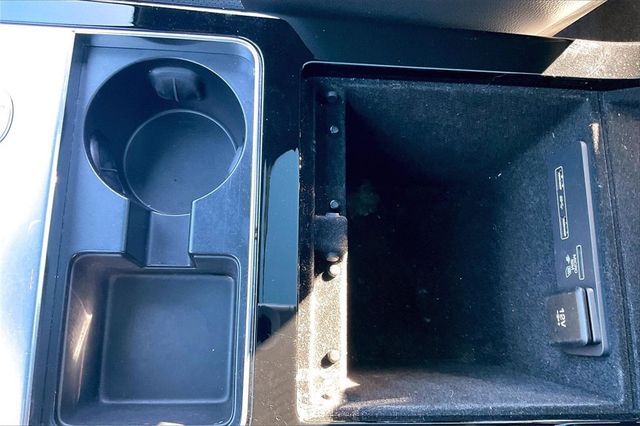 2019 Land Rover Range Rover Velar P250 R-Dynamic SE - 22940248 - 24