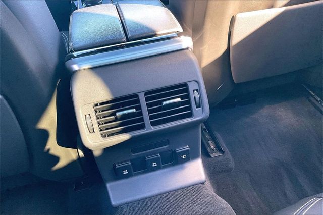 2019 Land Rover Range Rover Velar P250 R-Dynamic SE - 22940248 - 34