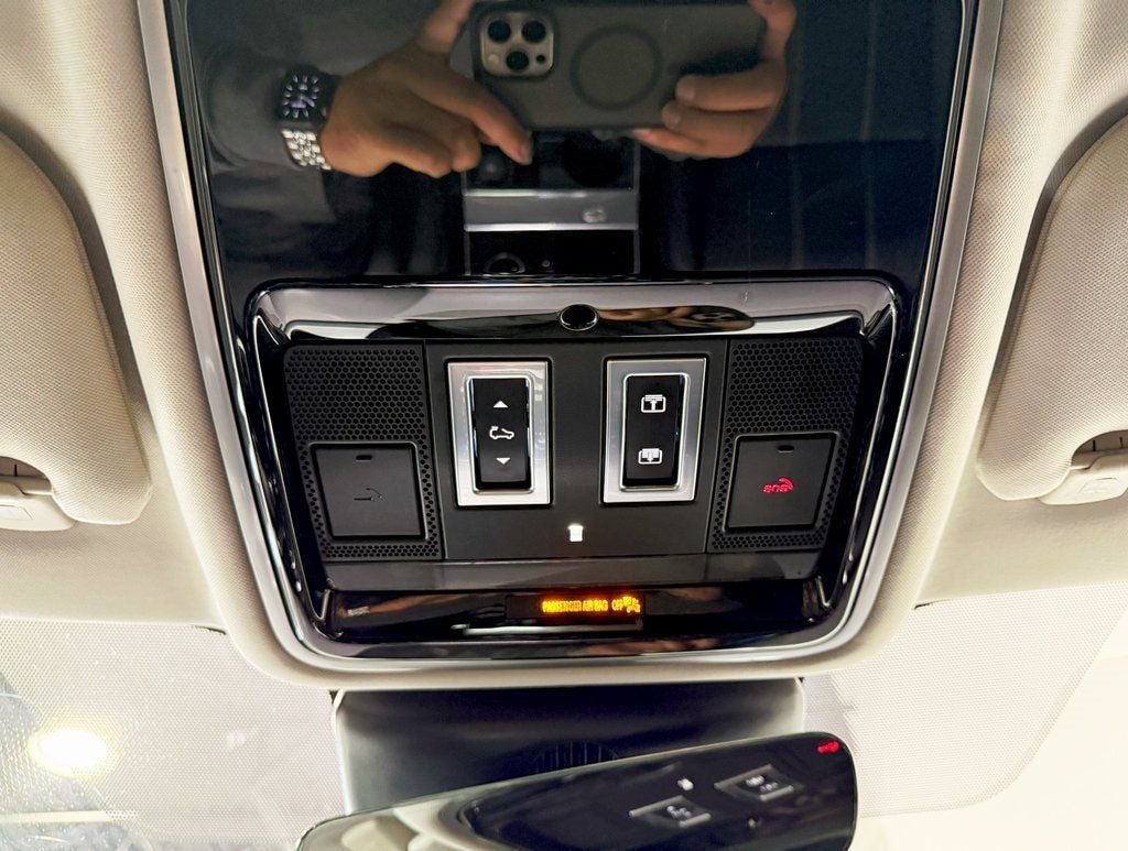 2019 Land Rover Range Rover Velar P250 S photo 25