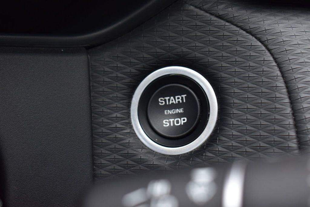 2019 Land Rover Range Rover Velar P340 R-Dynamic SE - 22956296 - 25