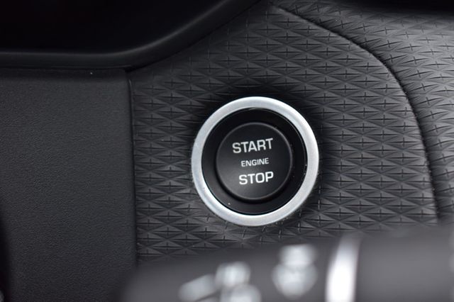 2019 Land Rover Range Rover Velar P340 R-Dynamic SE - 22956296 - 25