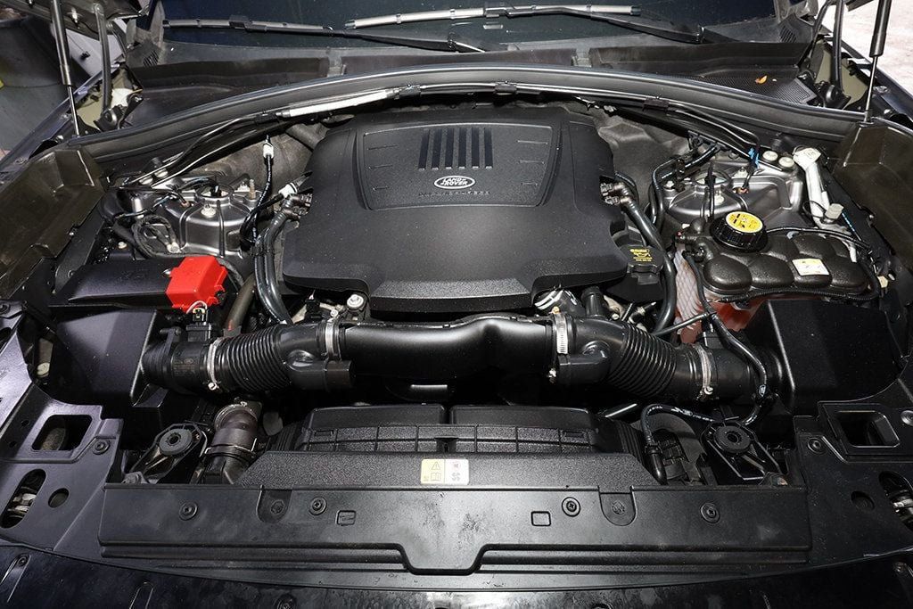 2019 Land Rover Range Rover Velar S photo 35
