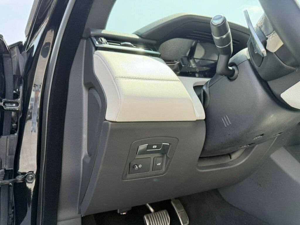 2019 Land Rover Range Rover Velar R-Dynamic HSE photo 36