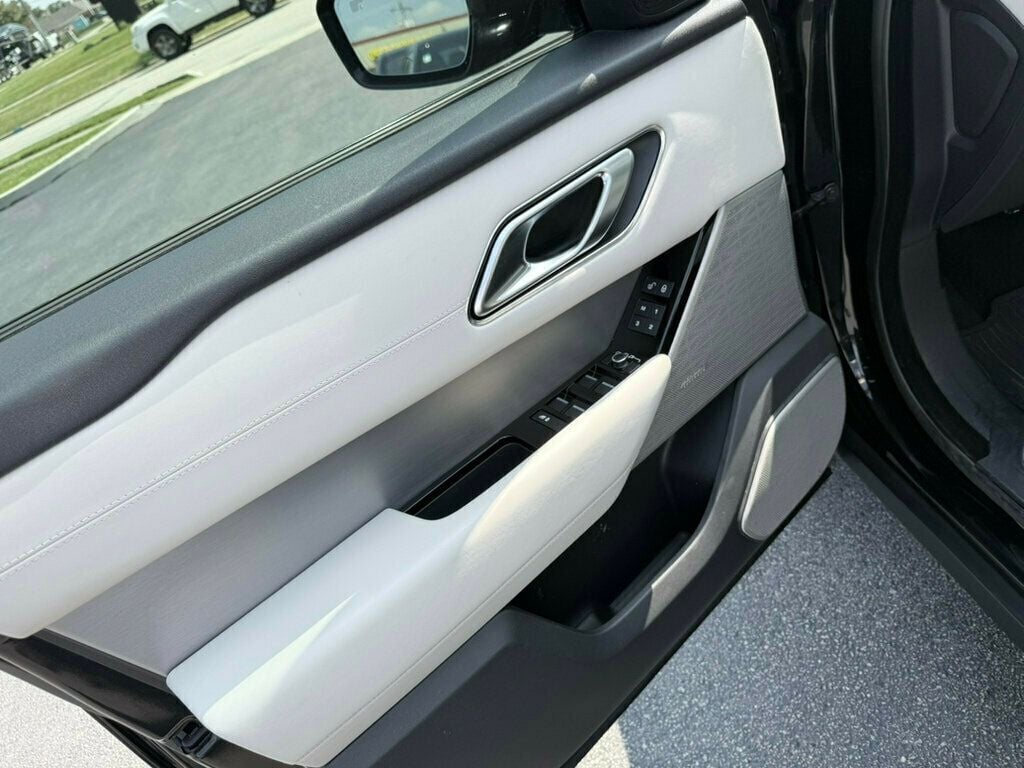 2019 Land Rover Range Rover Velar R-Dynamic HSE photo 37
