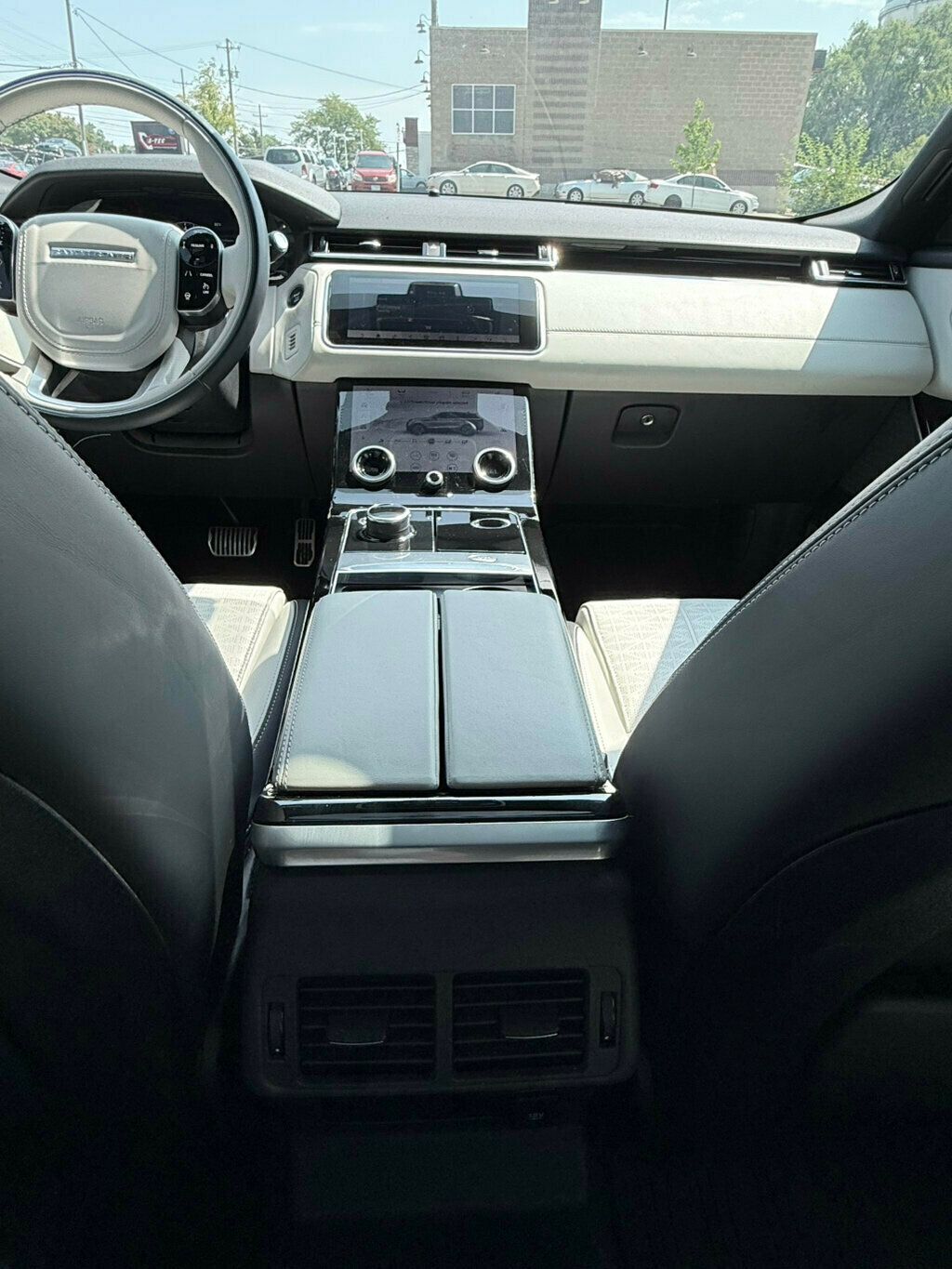 2019 Land Rover Range Rover Velar R-Dynamic HSE photo 40