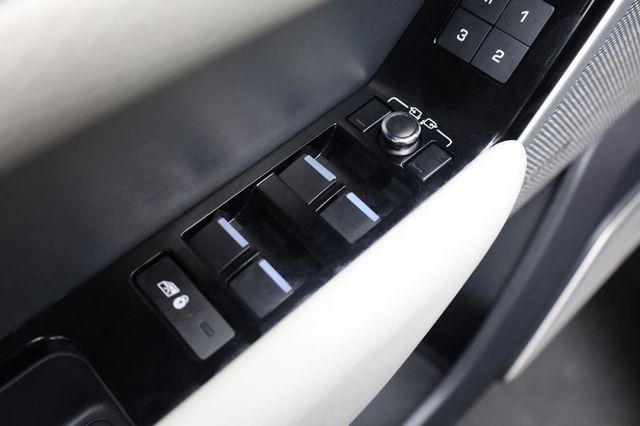 2019 Land Rover Range Rover Velar R-Dynamic SE - 23035531 - 38