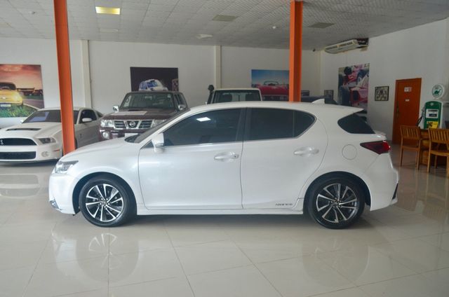 2019 Lexus CT200H Hybrid Automatico - 21990174 - 1