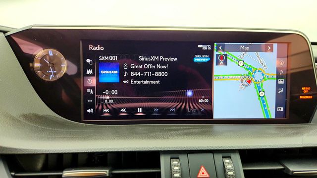 2019 Lexus ES ES 300h FWD - 23097880 - 19