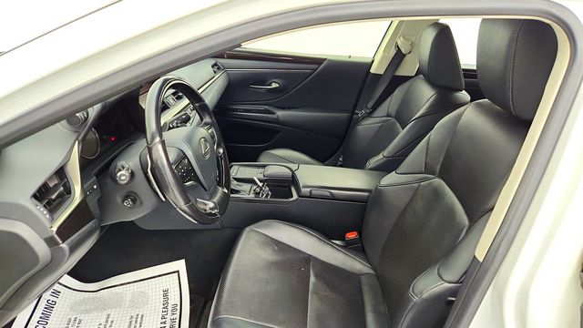 2019 Lexus ES ES 300h FWD - 23097880 - 20