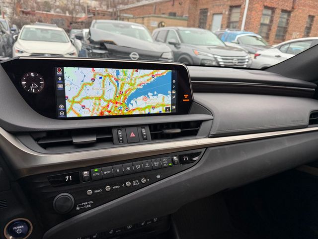 2019 Lexus ES ES 300h FWD (Clear Title) - 22964545 - 7