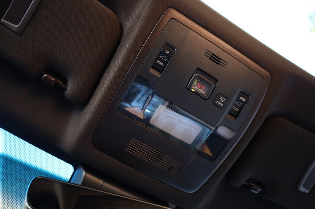 2019 Lexus ES 300h Luxury photo 36