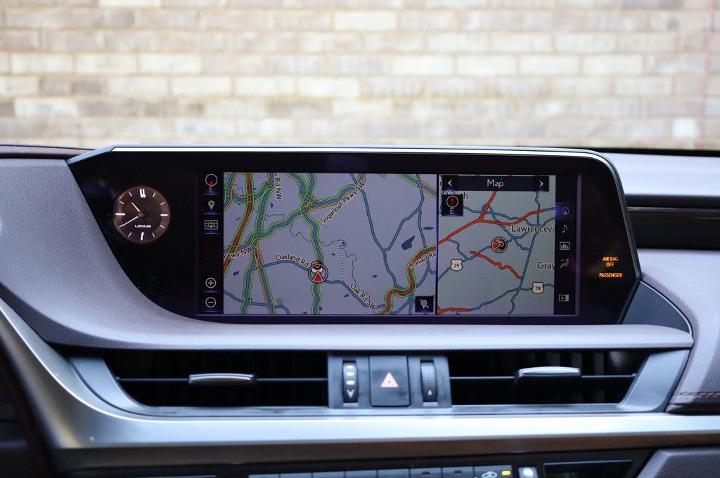 2019 Lexus ES 300h Luxury photo 38